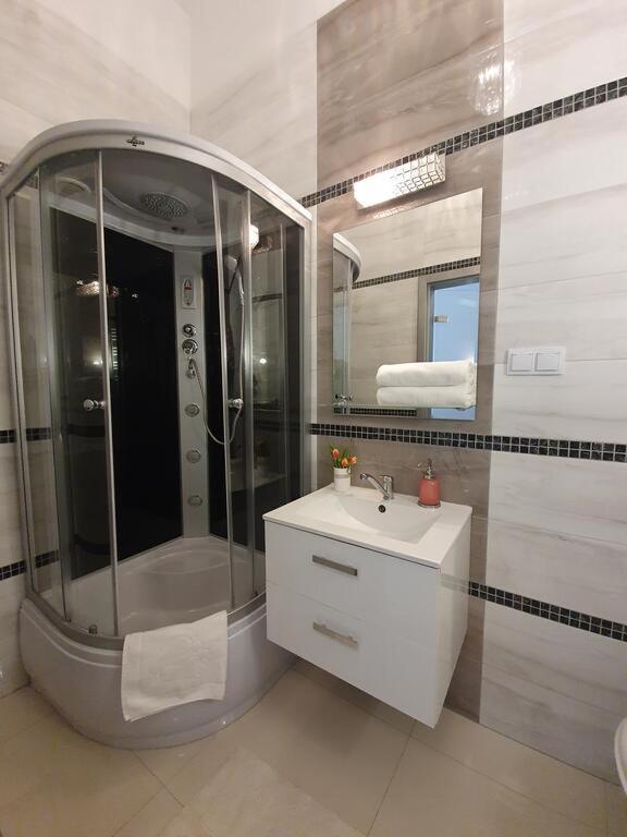 אוסטרוני מורסקי Dwie Sosny Apartamenty Przy Plazy - Sauna, Jacuzzi, Silownia, Bawialnia - 365Pam מראה חיצוני תמונה